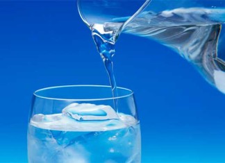 ¿Cuánta agua debo tomar cada día?