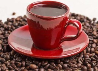 ¿Qué hace un enema de café?