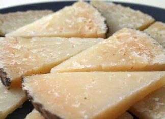 Compuesto en queso envejecido puede prevenir el cáncer de hígado y aumentar la longevidad